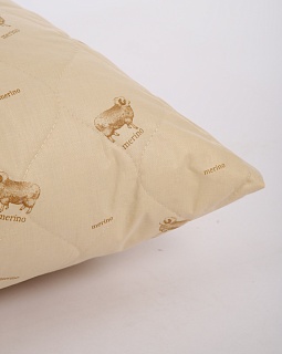 Подушка 70х70 Овечка (внешний слой: синтетическое волокно с добавлением шерсти, наполнитель: искусственный лебяжий пух, чехол: тик смесовый)