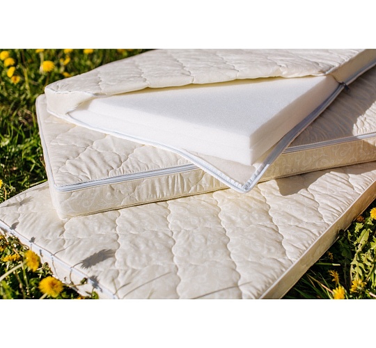 Матрас (наполнитель: холкон, 2,2кг/м2; чехол: глоссатин), расцветка ассорти