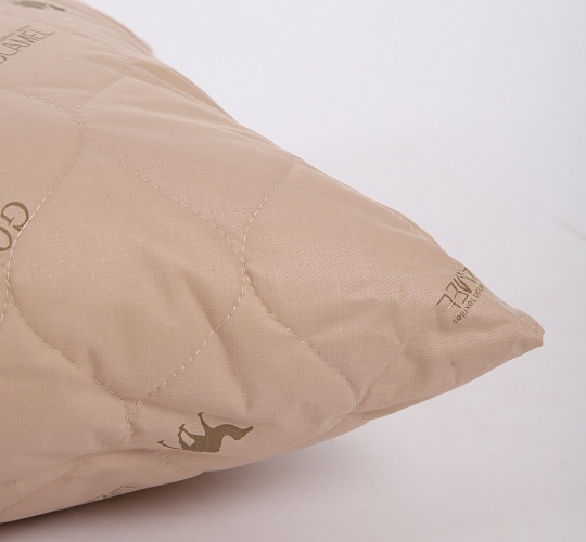 Подушка 50х70 Верблюд (верхний слой: синтетическое волокно с добавлением шерсти, наполнитель: искусственный лебяжий пух, чехол: тик смесовый)